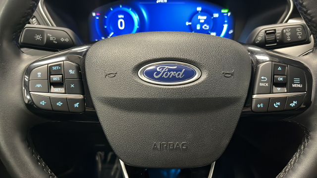 2022 Ford Escape Hybrid Titanium