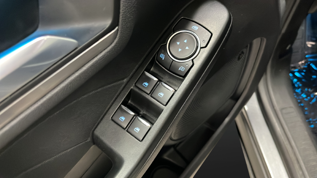 2022 Ford Escape Hybrid Titanium