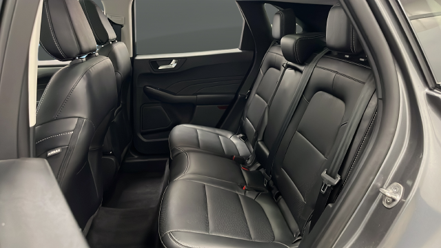 2022 Ford Escape Hybrid Titanium