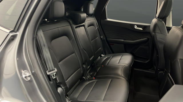 2022 Ford Escape Hybrid Titanium
