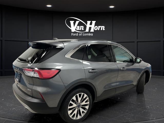 2022 Ford Escape Hybrid Titanium