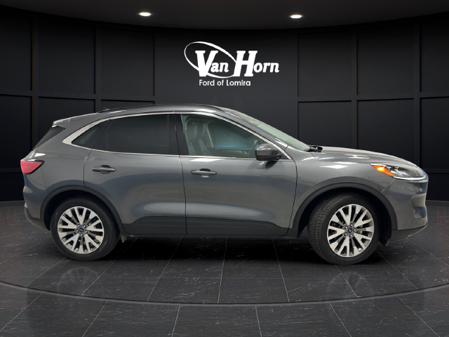 2022 Ford Escape Hybrid Titanium