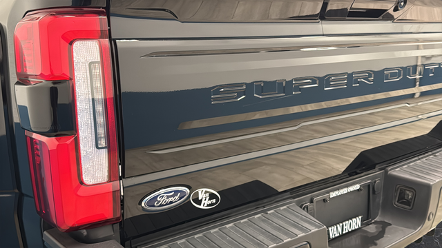 2025 Ford F-450SD Platinum DRW