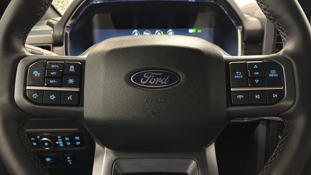 2025 Ford F-150 Lariat Hybrid