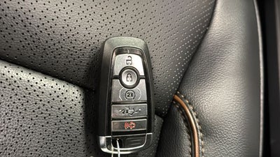 2025 Ford F-150 Lariat Hybrid
