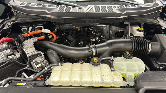 2025 Ford F-150 Lariat Hybrid