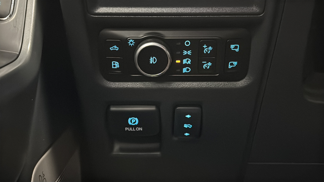 2025 Ford F-150 Lariat Hybrid