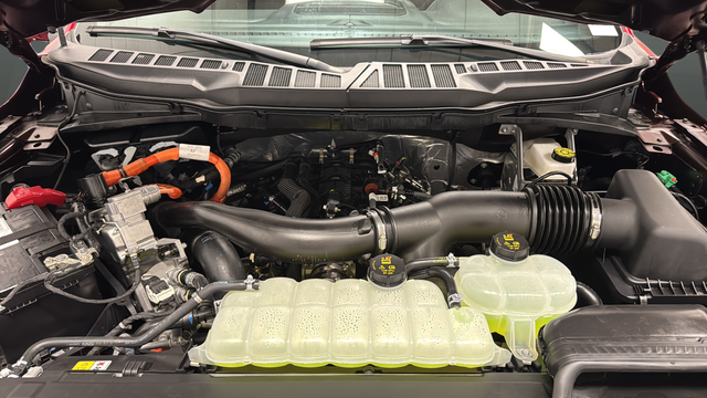 2025 Ford F-150 Lariat Hybrid