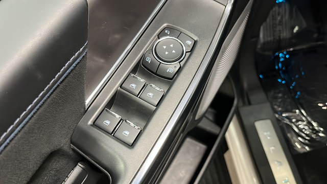 2025 Ford F-150 Platinum Hybrid