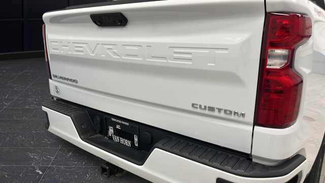 2023 Chevrolet Silverado 1500 Custom