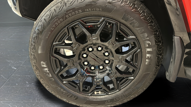 2025 GMC Hummer EV SUV 2X