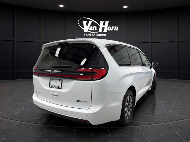 2024 Chrysler Pacifica Hybrid Select