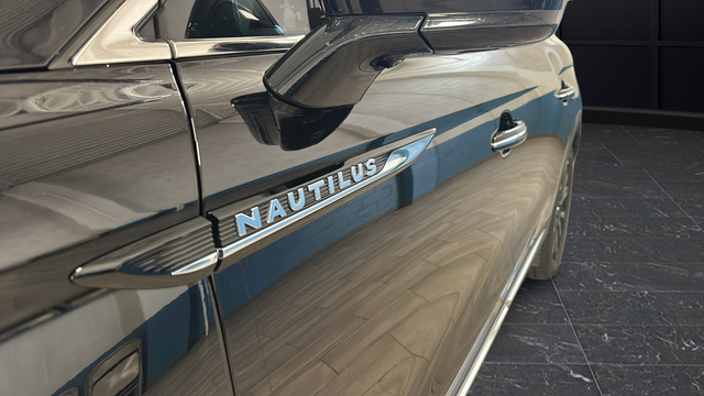 2020 Lincoln Nautilus Reserve