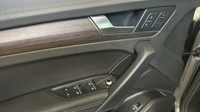 2022 Audi Q5 45 S line Premium quattro