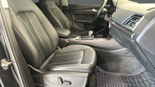 2022 Audi Q5 45 S line Premium quattro